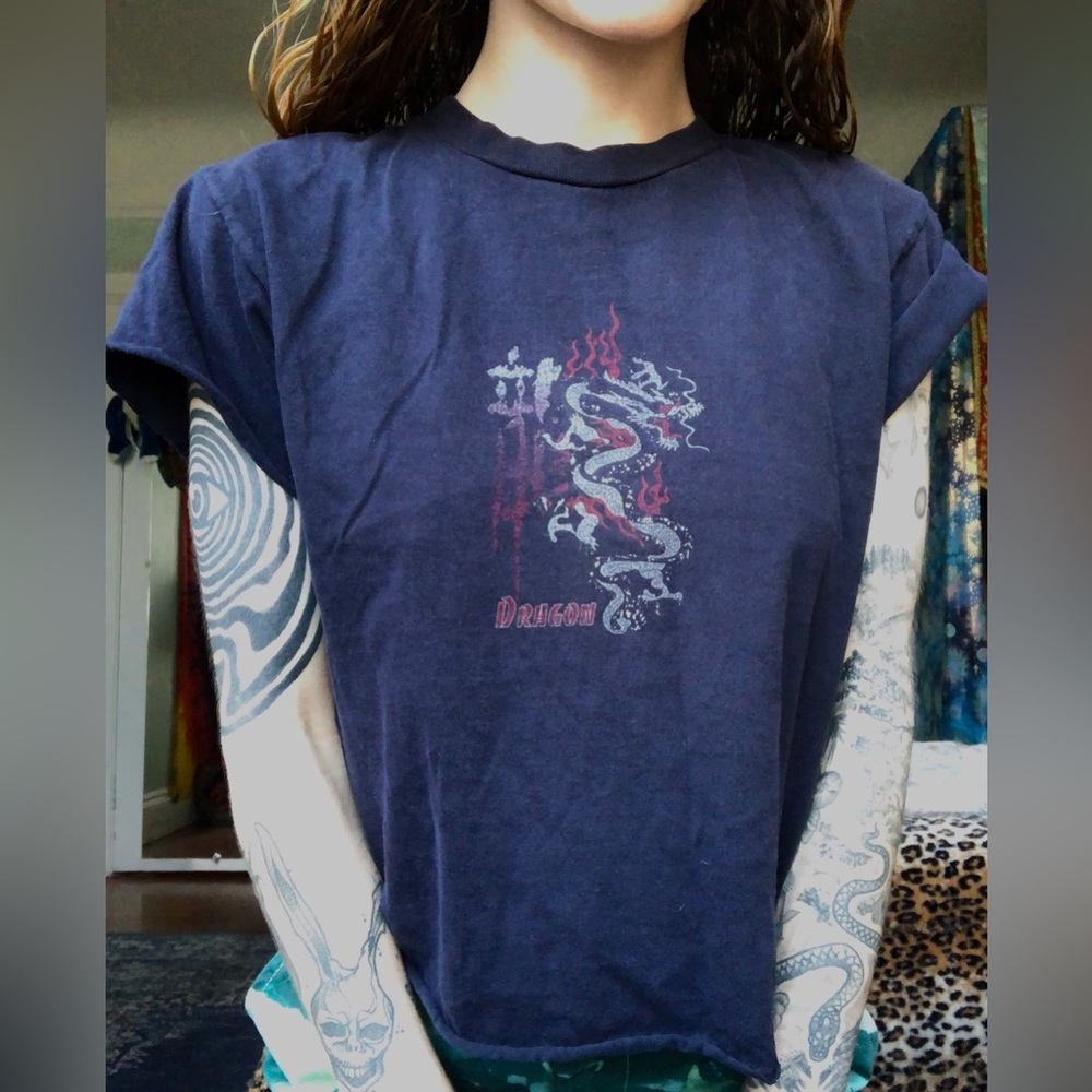 Dragon navy tee